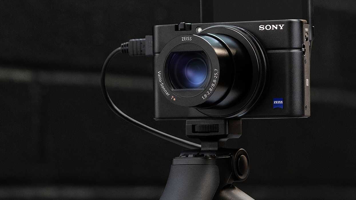 Sony_1x1_product_hero_black_wall_lr