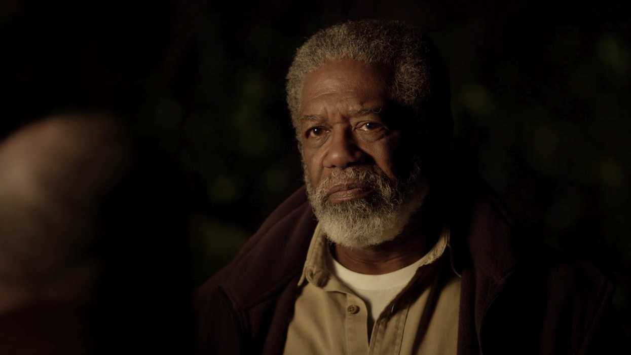 Sony-f5-short-the-contract