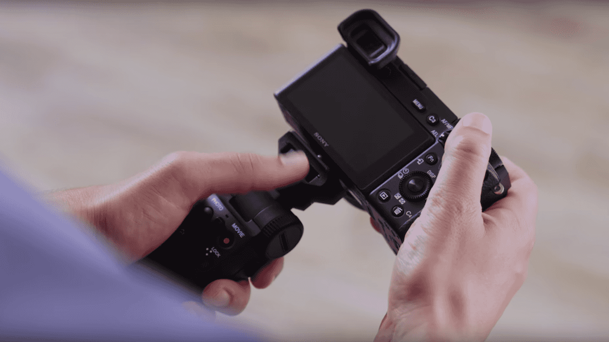 Sony_grip