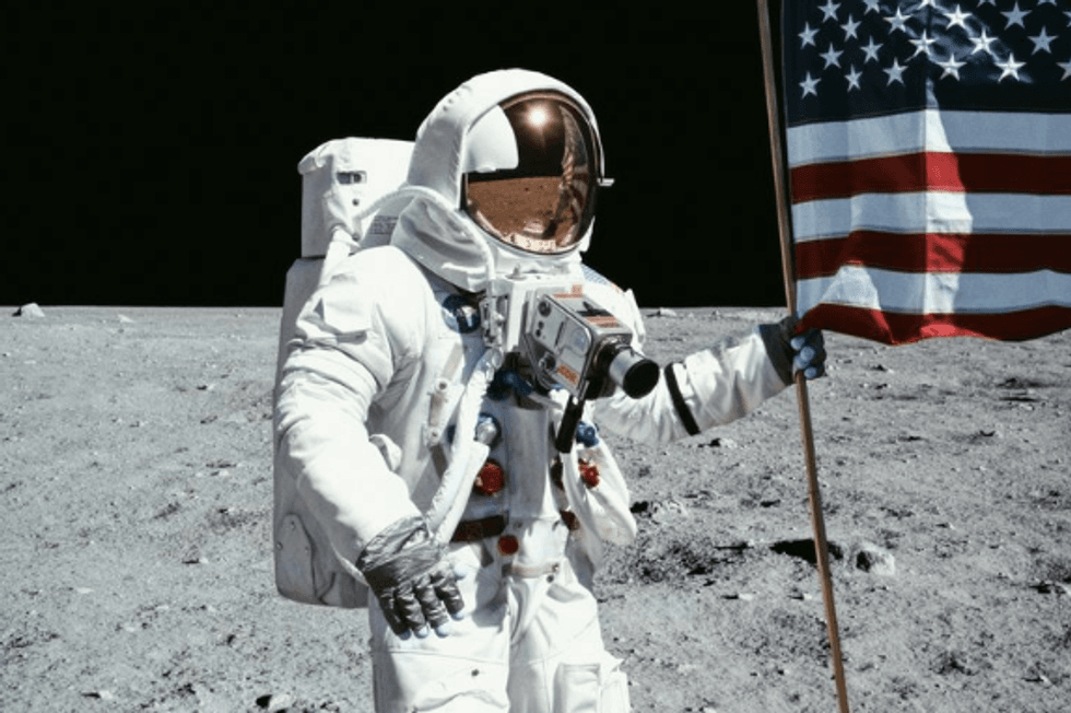 Space-Suit-Costume-Design-Moonwalk