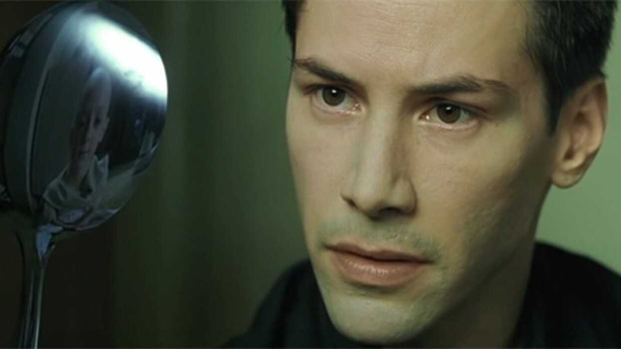 Spoon-bending scene in The Matrix (1999)