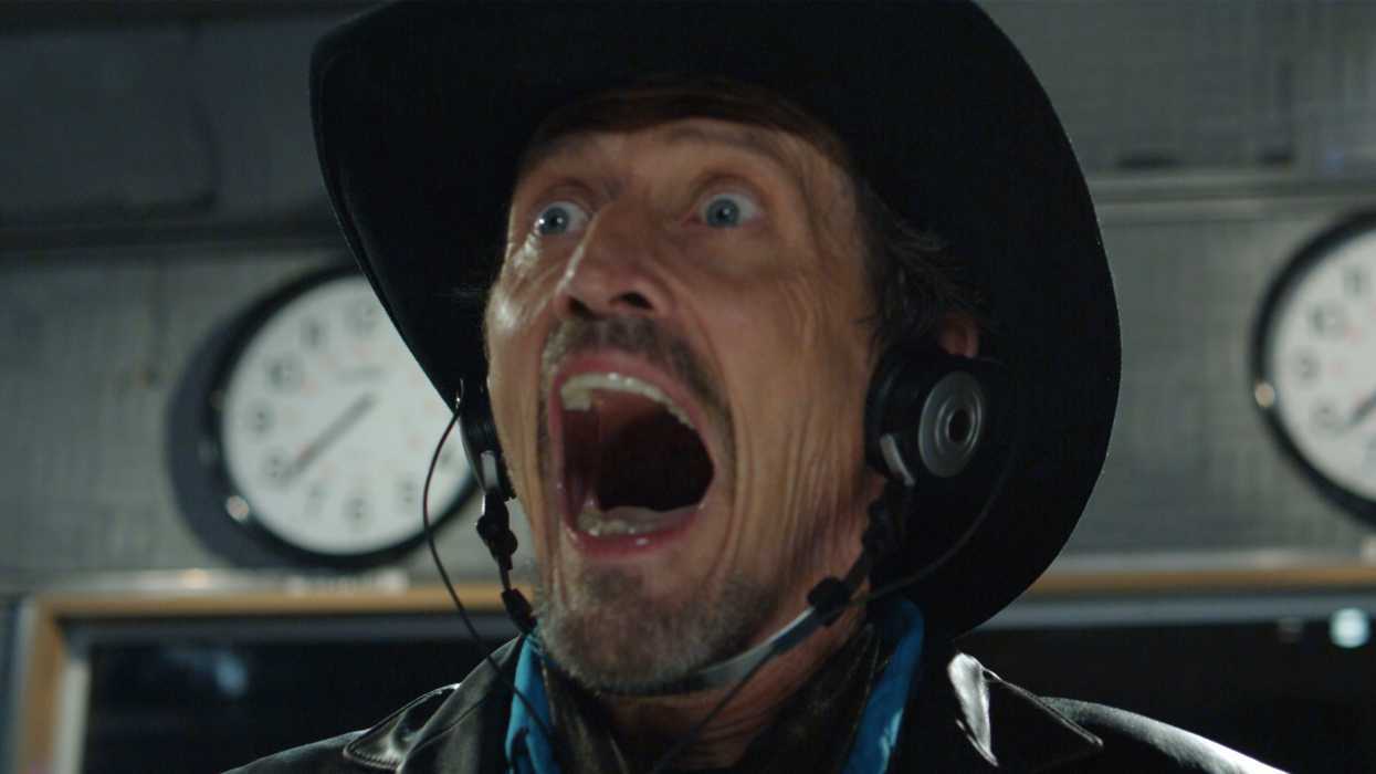 Stephen McHattie as Grant Mazzy screaming in the radio booth in Pontypool