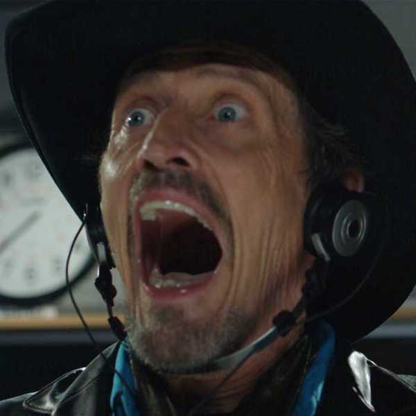 Stephen McHattie as Grant Mazzy screaming in the radio booth in Pontypool