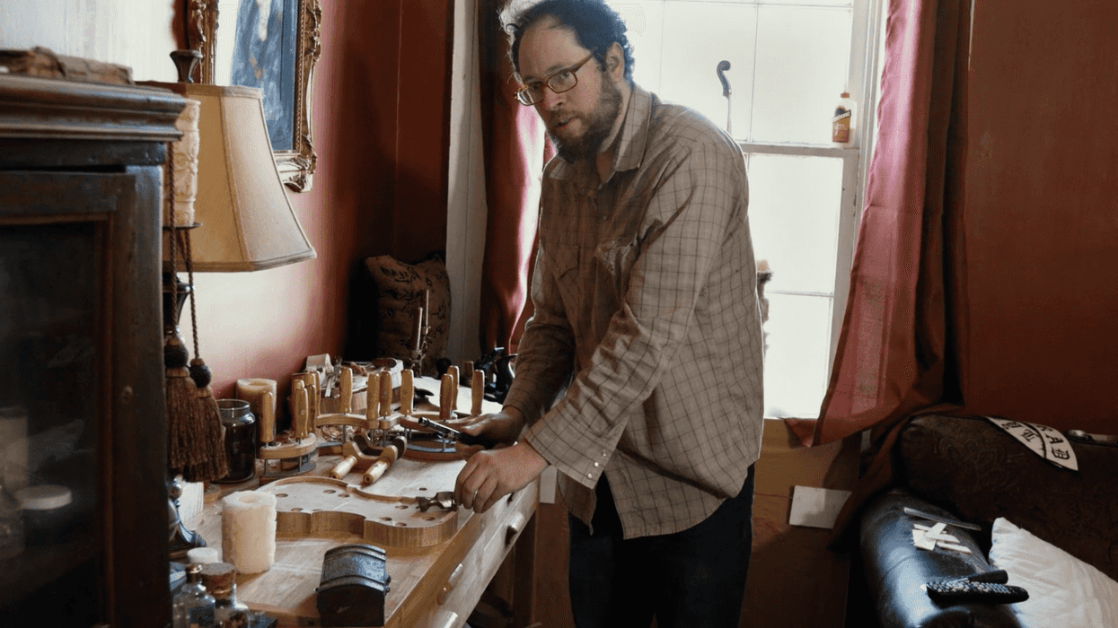 Strad_style_still_1