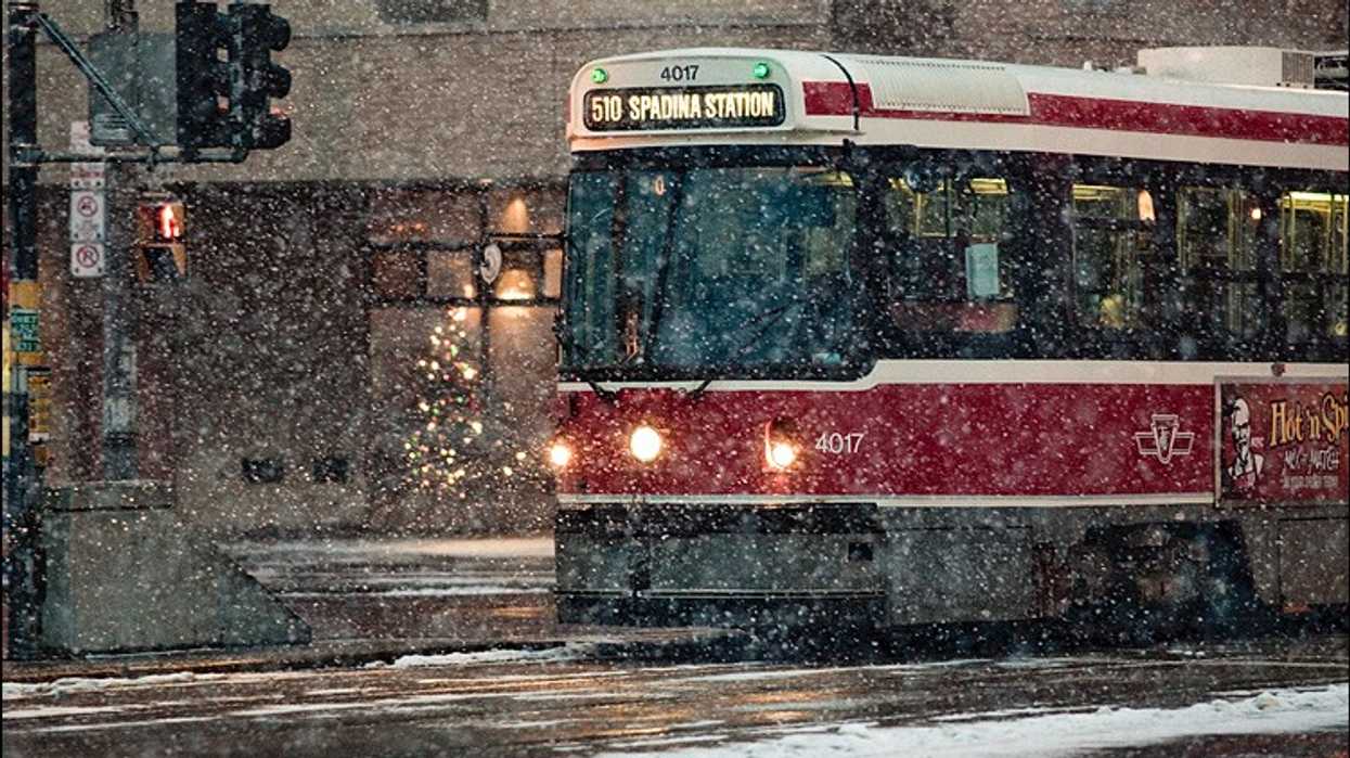 Streetcar-510-spadina_queens-quay-w_01