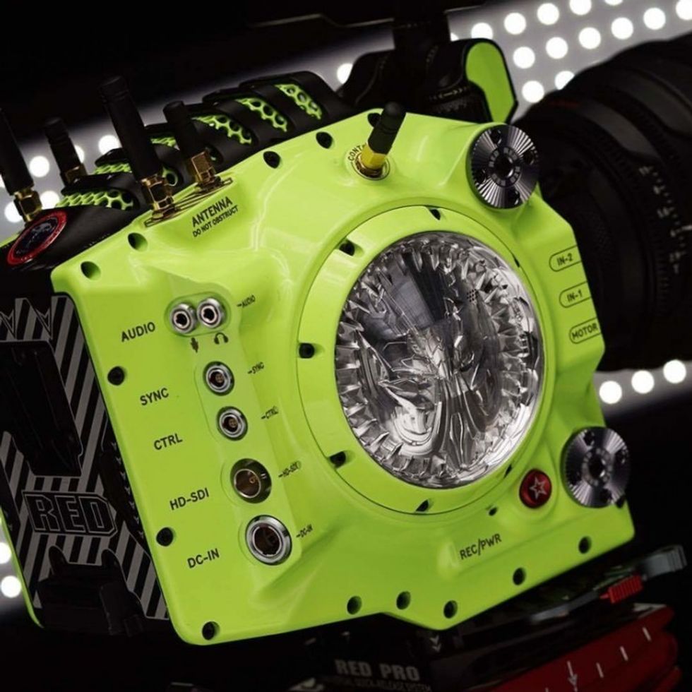 Super_35mm_red_helium_8k_sensor_camera_joins_transformers_the_last_night_in_detroit_2_scaled_800