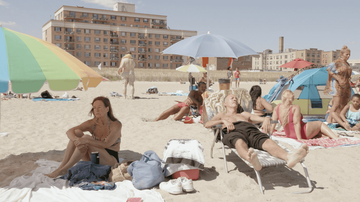 Thafilmstill_beachcouple_edit