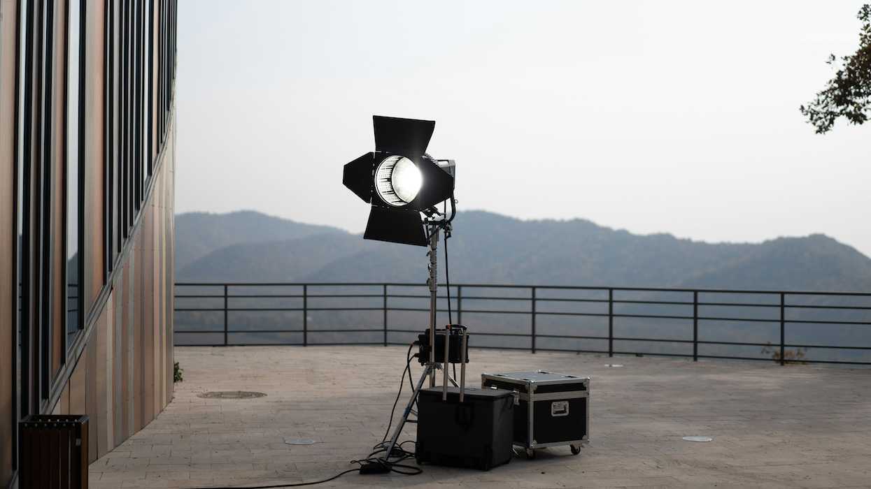 The $50 Lighting Kit: What Should Be in a Beginner's Grip Bag?