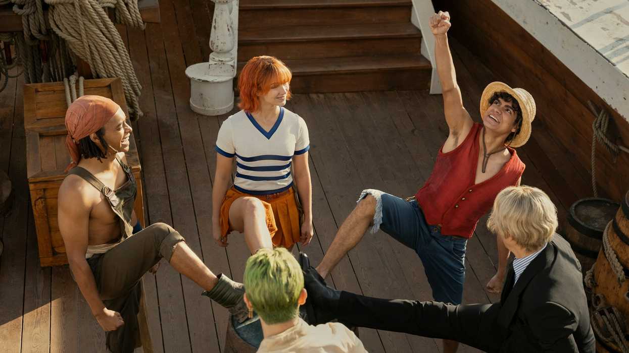 The crew, played by Jacob Romero Gibson, Mackenyu Arata, Emily Rudd, Iñaki Godoy, Taz Skylar, on the ship in 'One Piece'