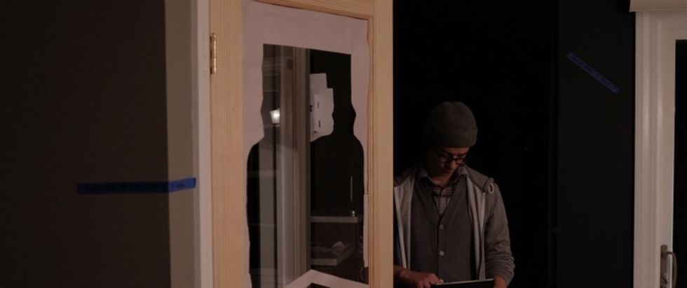 The_door_scene_in_the_night_house