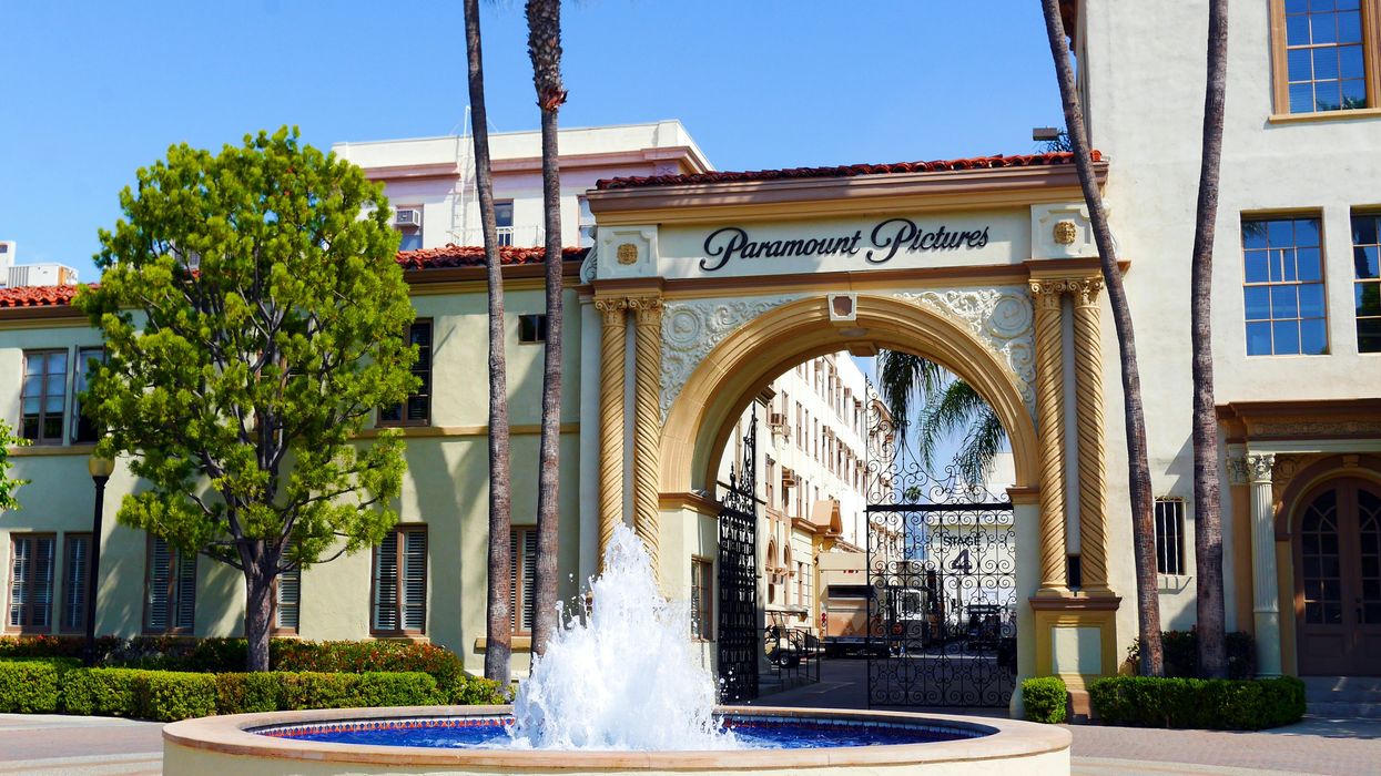 The gates of Paramount Pictures studios with a fountain in front