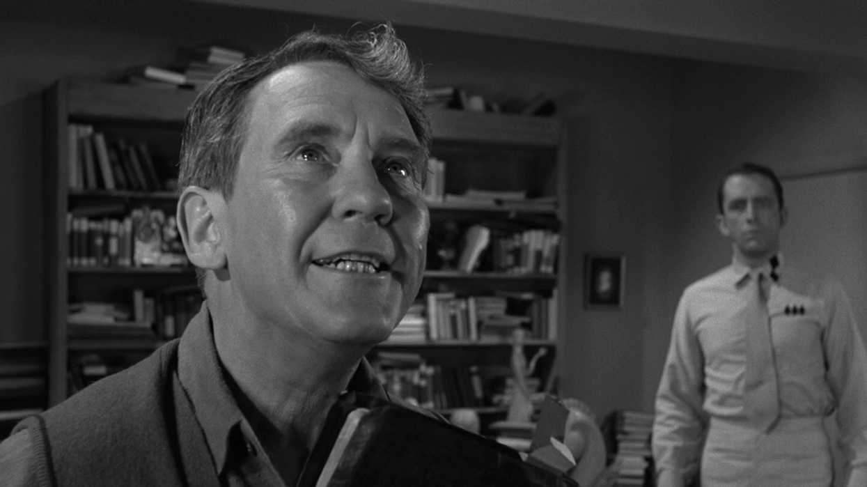 The-twilight-zone-the-obsolete-man-2