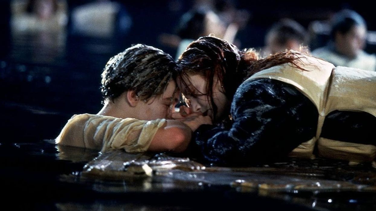 Titanic_-_jack_and_rose_in_the_water