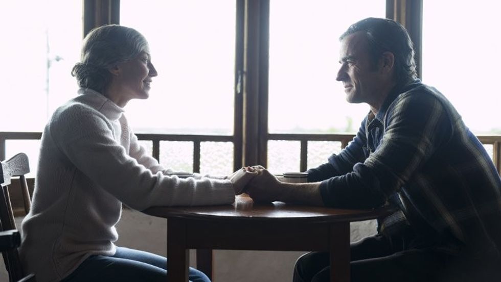 Two people holding hands in 'The Leftovers'