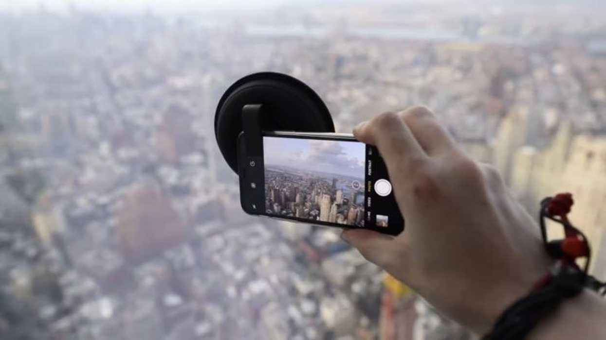 ULH vs. 2 offers a mobile smartphone model
