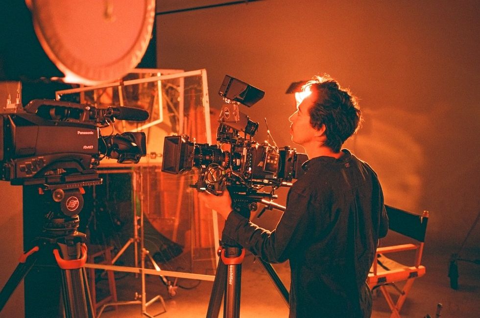 V\u00edctor Tadashi Sua\u0301rez working on Quiet on Set