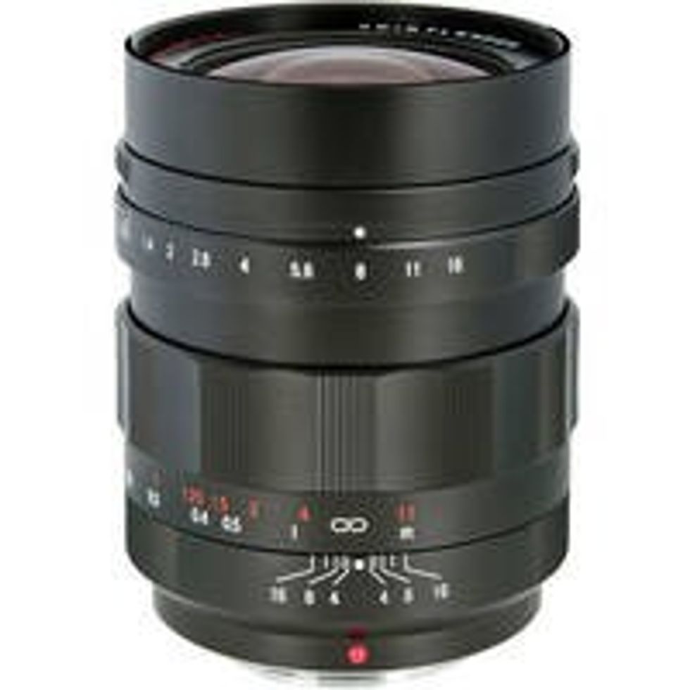 Voigtlander-17mm-f095-lens-product-shot