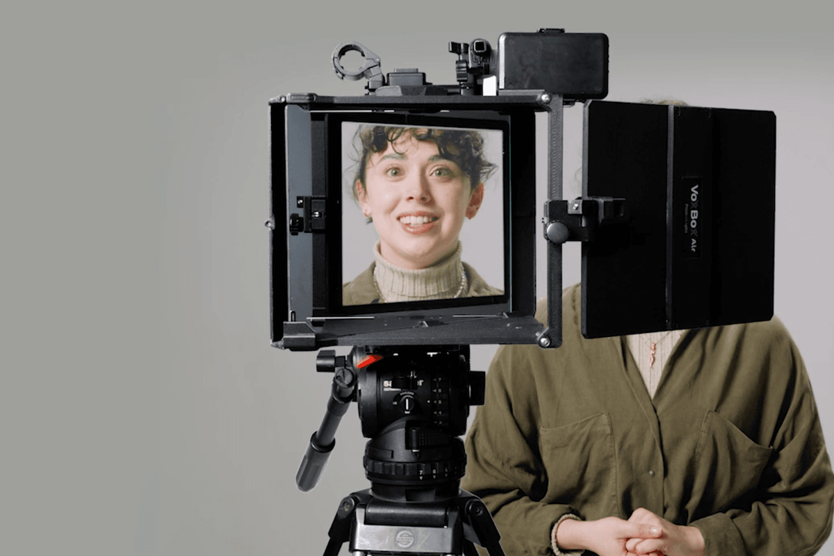 Ensure Perfect Eye Contact for Your Interview Shoots With a Foldable ...