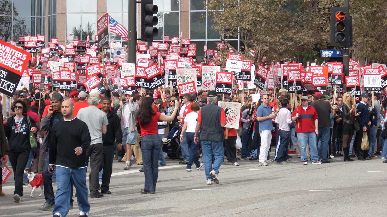 Wga_rally_-_ave_stars_-_crossing_street_0