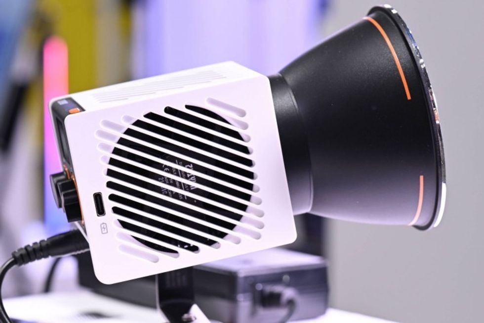 ZHIYUN MOLUS G60 side