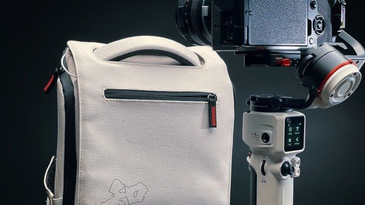 The Crane M3 comes with a really stylish backpack that has room for your whole setup