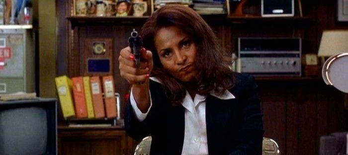 Pam Grier holding a gun in 'Jackie Brown'